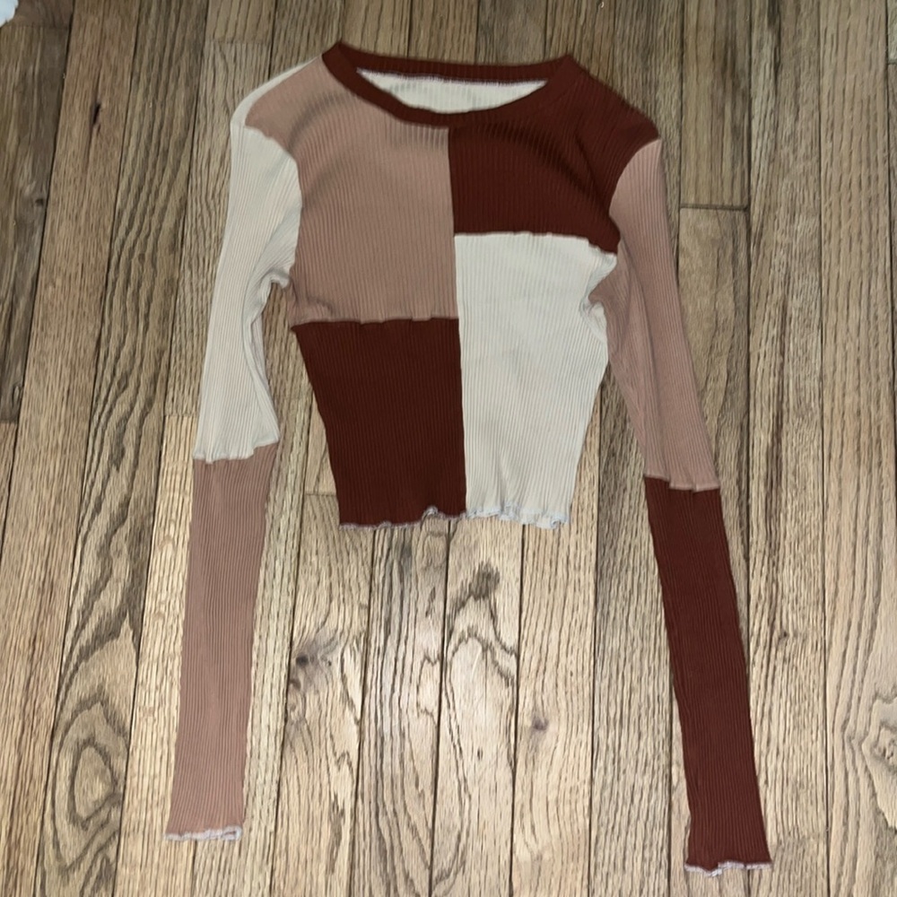 Multicolor Patch Long Sleeve Crop Top